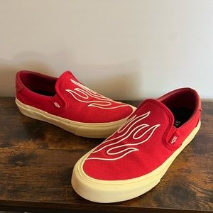 Straye red flame slip-ons (9.5M)
